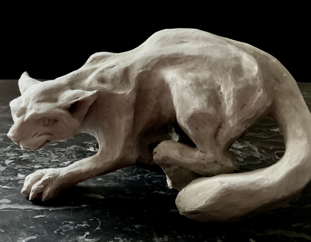 Sculpture Felin prédateur bleu mensonge