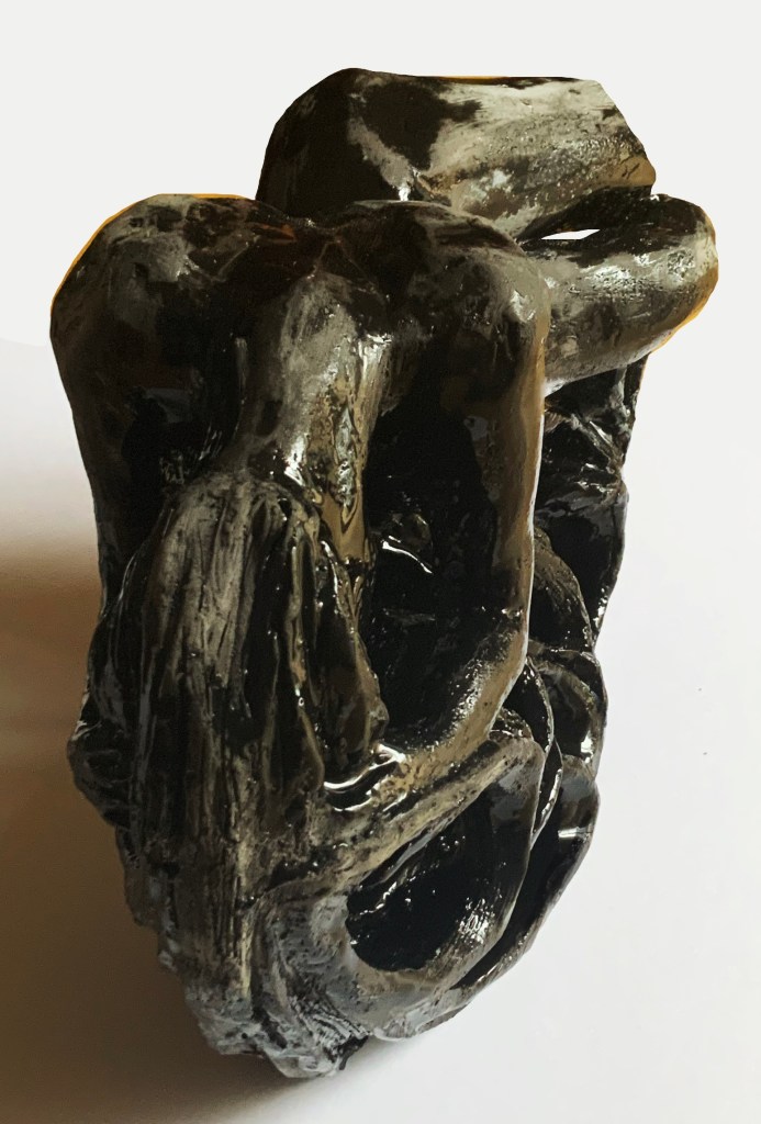 Sculpture nu femme racine résilience relèvement restauration