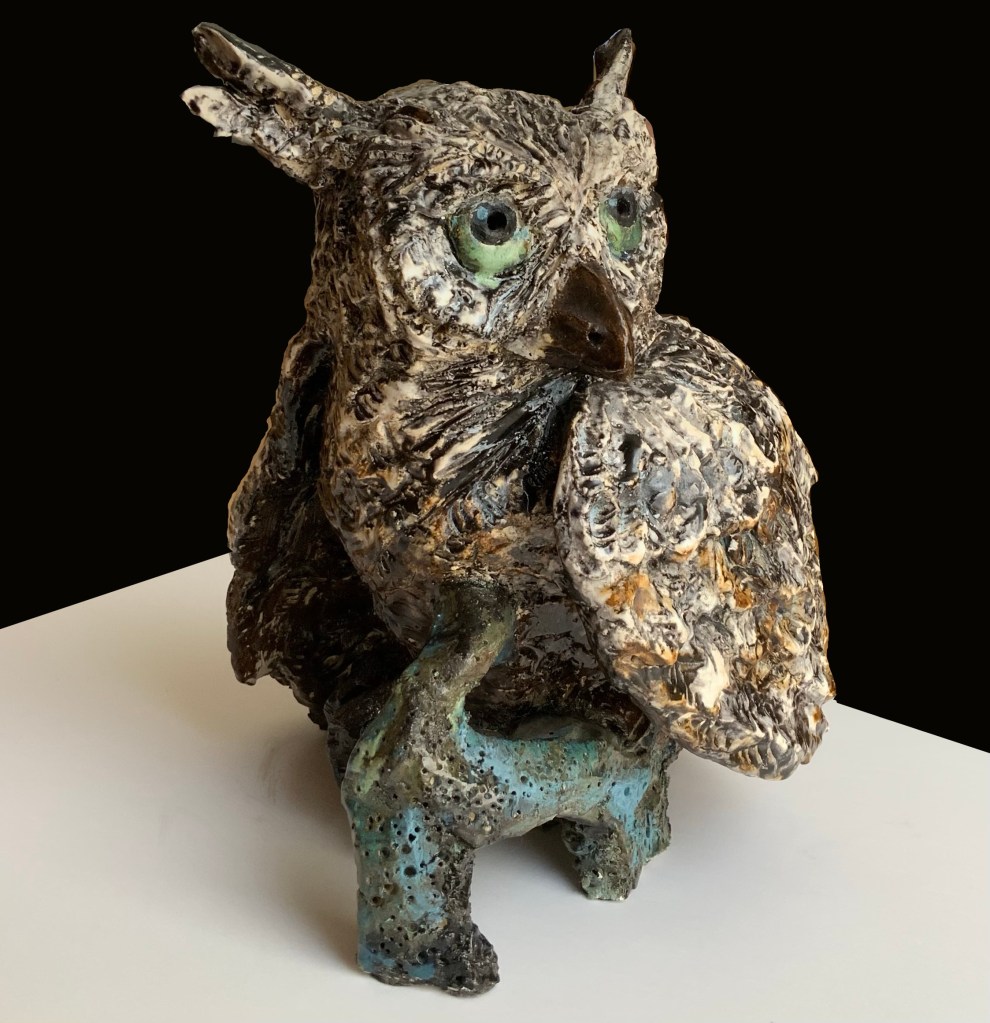 Sculpture Hibou ceramique alerte