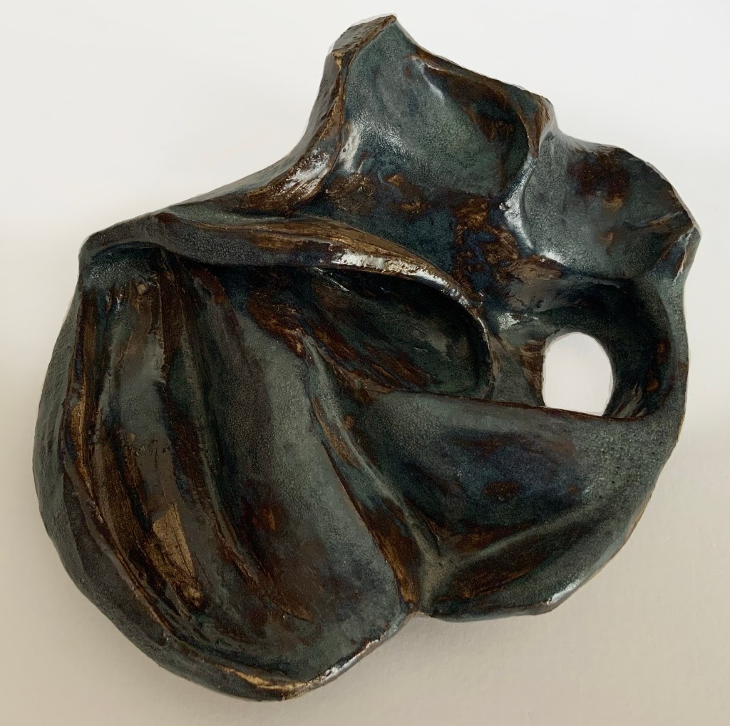 Sculpture abstrait céramique oreille feuille origine